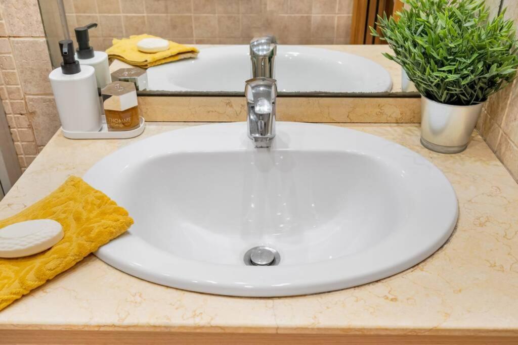 Lodging Apartments Villa De Gracia 2 Bedroom Cozy Apartment Barcelona Eksteriør billede
